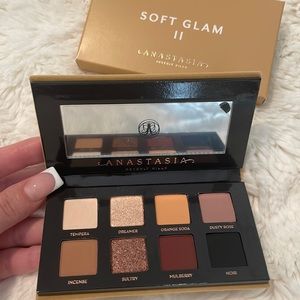 Anastasia Soft Glam 2 Eyeshadow Palette